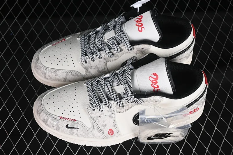 All categories Air Jordan Jordan series basketball shoes Air Jordan 1 Low High-end customized low-top sneakers Air Jordan 1 Low AJ1 Joe 1 Year of the Snake limited pair of black snake scales High-end customized low-top retro basketball shoes SJ9950-055